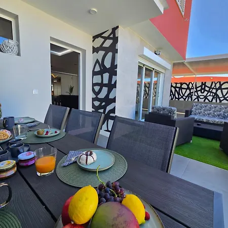 וילה Serendipity House *